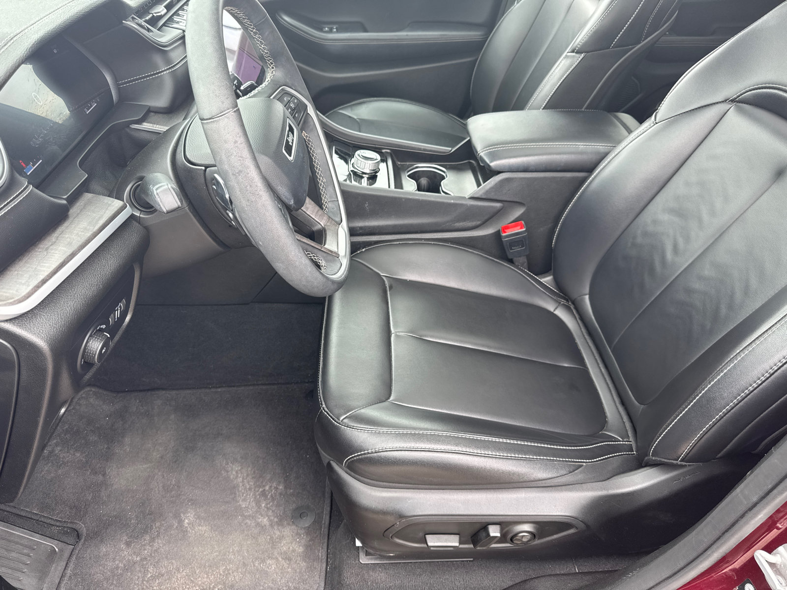 Used 2025 Jeep Grand Cherokee Limited AWD/4WD image 9