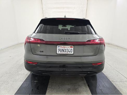 Used 2024 Audi Q8 e-tron Premium Plus AWD/4WD image 5