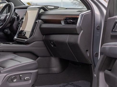 Used 2025 GMC Yukon Denali AWD/4WD image 21
