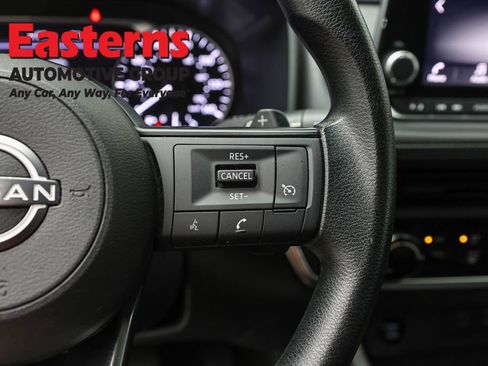 Used 2024 Nissan Rogue S AWD/4WD image 16