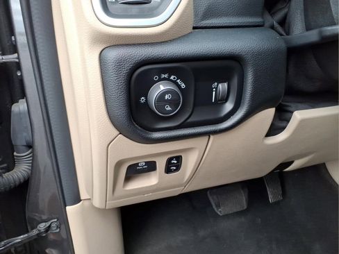 Used 2020 RAM 1500 Big Horn AWD/4WD image 17
