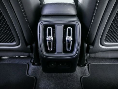 Certified 2025 Volvo XC40 B5 Plus image 21