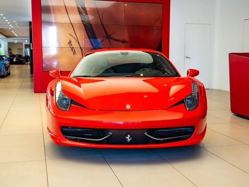 Used 2010 Ferrari 458 Italia Coupe RWD image 2