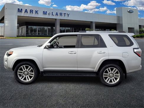 Used 2020 Toyota 4Runner SR5 image 6