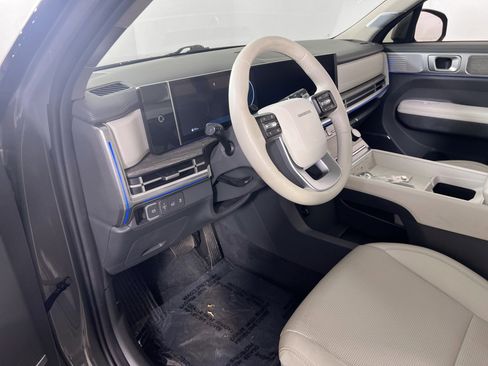 Used 2024 Hyundai Santa Fe Limited image 9
