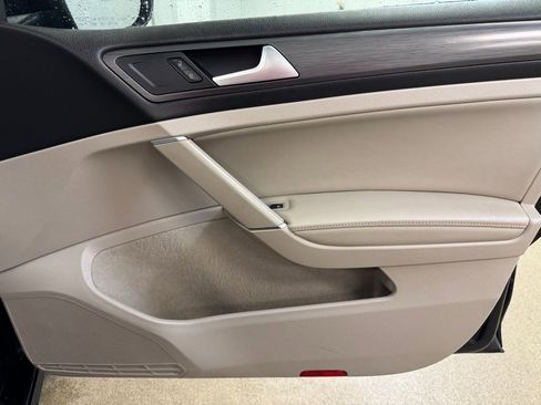 Used 2019 Volkswagen Golf SE FWD image 28