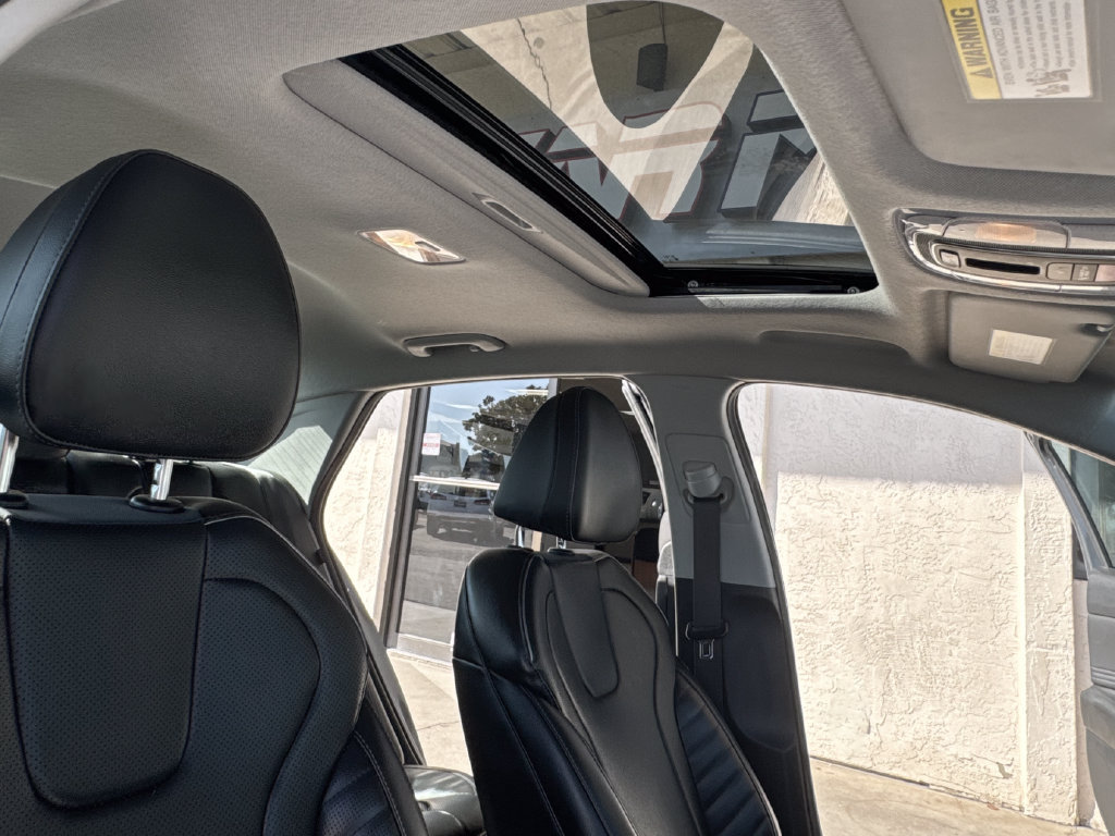 Used 2024 Hyundai Elantra Limited FWD image 19