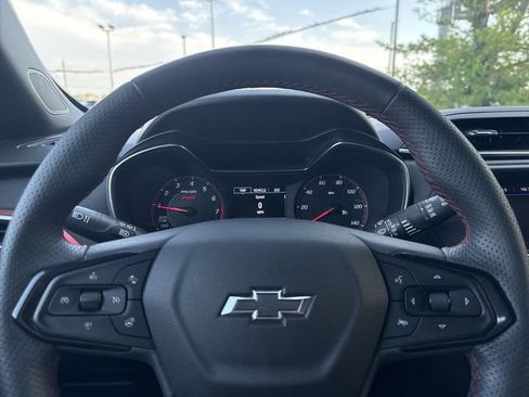 Used 2023 Chevrolet TrailBlazer RS AWD/4WD image 23