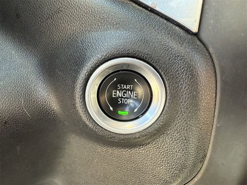 Used 2021 Chevrolet Silverado 2500 LT w/ Convenience Package image 16