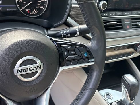 Used 2019 Nissan Altima 2.5 SL FWD image 15