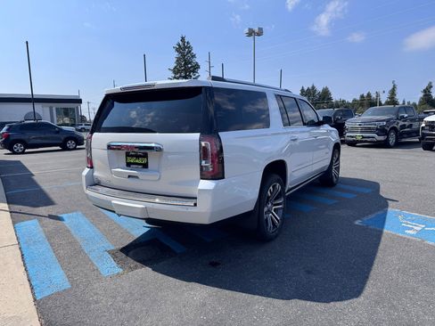 Used 2019 GMC Yukon XL Denali w/ Denali Ultimate Package AWD/4WD image 7