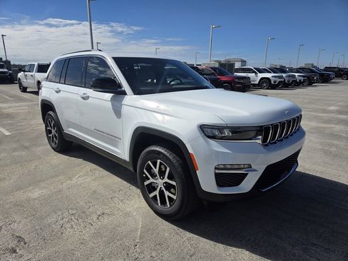 New 2025 Jeep Grand Cherokee Limited image 2