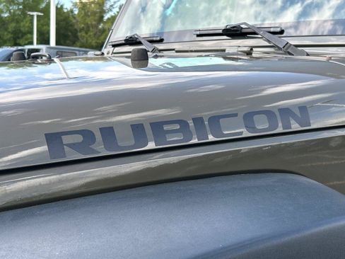 Used 2016 Jeep Wrangler Unlimited Rubicon w/ Connectivity Group AWD/4WD image 10