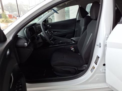 New 2026 Hyundai Elantra SE FWD image 17
