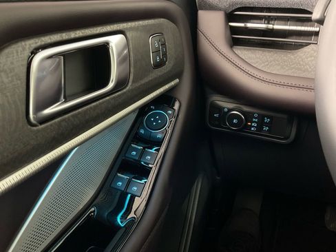 New 2026 Ford Explorer Platinum image 20