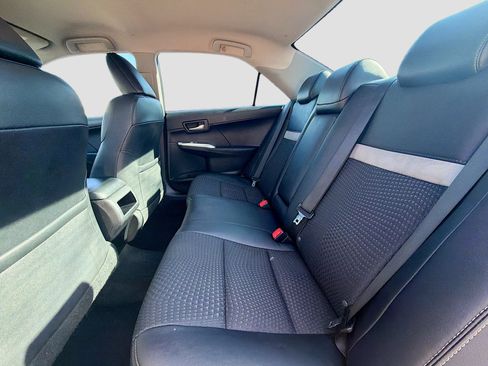 Used 2013 Toyota Camry SE image 17