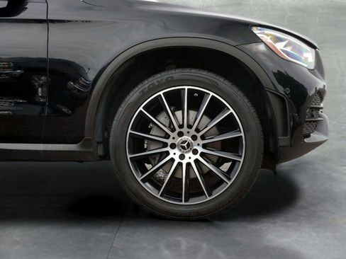 Used 2021 Mercedes-Benz GLC 300 4MATIC image 9