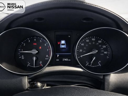 Used 2019 Toyota C-HR LE FWD image 10