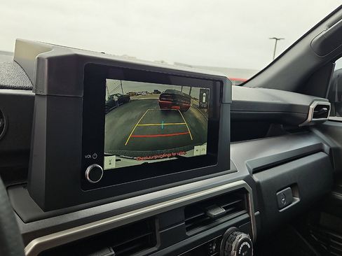 Certified 2025 Toyota 4Runner 4WD image 16