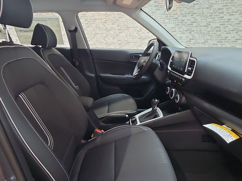 New 2026 Hyundai Venue SEL FWD image 8