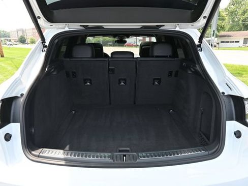 Used 2024 Porsche Macan AWD/4WD image 22