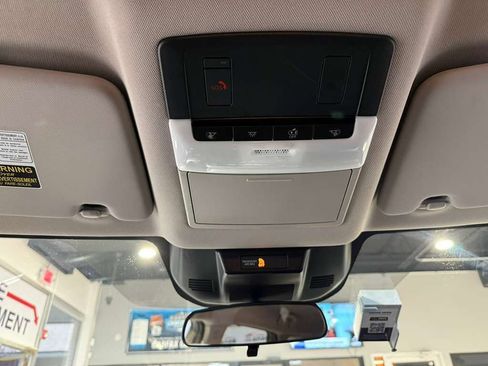 Used 2025 Nissan Rogue SV image 28