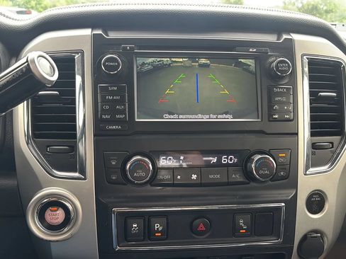 Used 2017 Nissan Titan SL RWD image 6