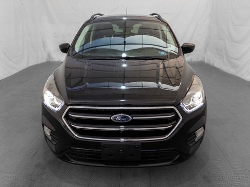 Used 2019 Ford Escape SE image 2
