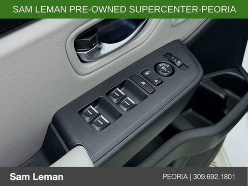 Used 2025 Honda Pilot Touring image 18