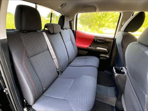 Certified 2021 Toyota Tacoma SR5 image 19