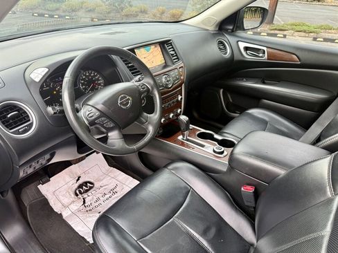 Used 2018 Nissan Pathfinder Platinum AWD/4WD image 9