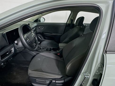 Used 2025 Kia K4 LXS image 13