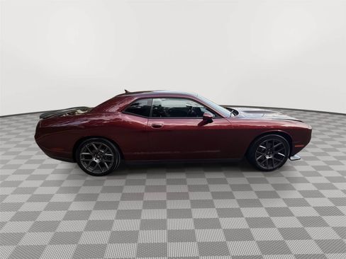 Used 2019 Dodge Challenger R/T RWD image 9