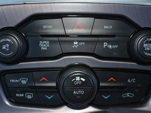 Used 2016 Dodge Challenger SXT Plus RWD image 23