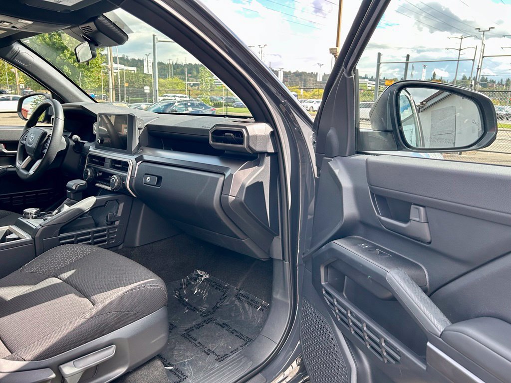 Certified 2025 Toyota 4Runner SR5 AWD/4WD image 15