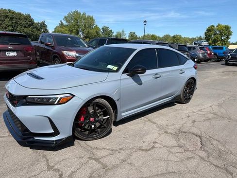 Used 2025 Honda Civic Type R image 4
