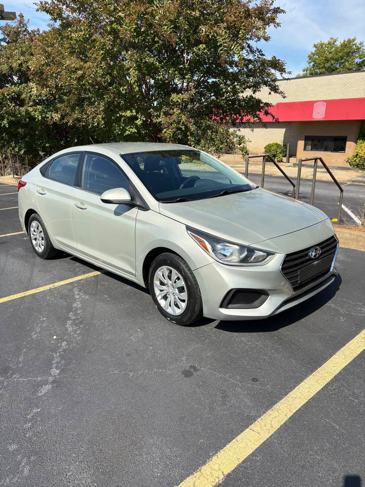Used 2019 Hyundai Accent SE w/ Cargo Package FWD image 3