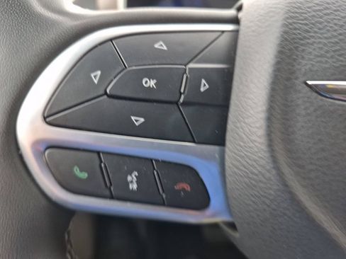 Used 2023 Chrysler Voyager LX FWD image 27