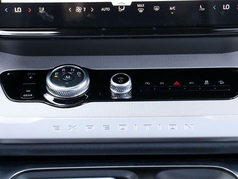 New 2025 Ford Expedition Active image 29