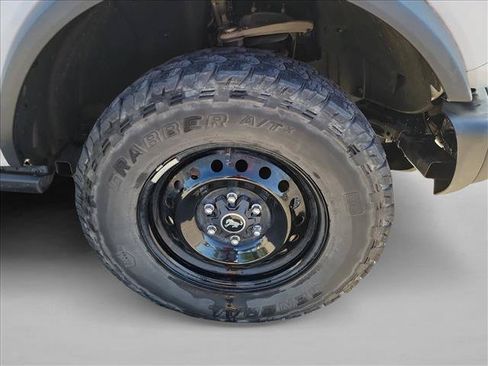 Used 2023 Ford Bronco Black Diamond AWD/4WD image 9
