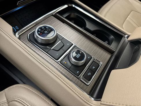 Used 2024 Ford Expedition Max Limited AWD/4WD image 19