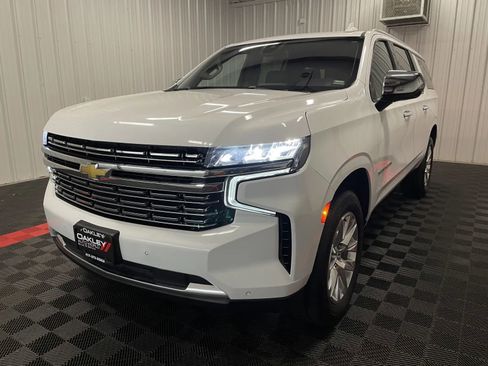 Used 2023 Chevrolet Suburban Premier image 10