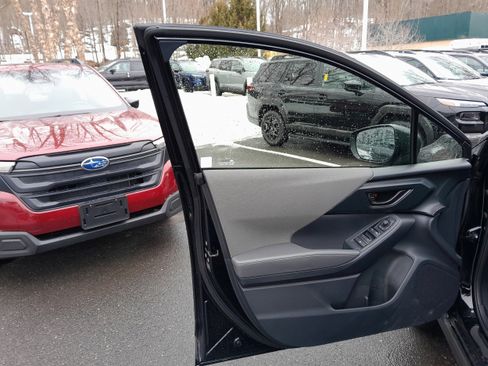 Certified 2025 Subaru Crosstrek 2.0i Premium image 9