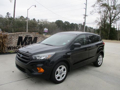 Used 2019 Ford Escape S image 1
