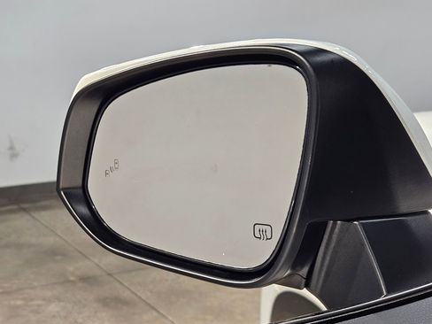 Certified 2025 Toyota Highlander LE FWD image 22