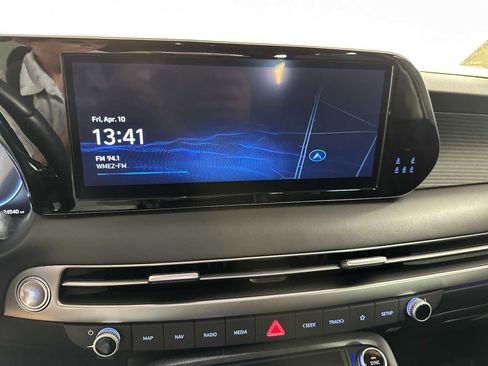 Used 2024 Hyundai Palisade Limited FWD image 19