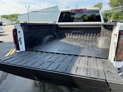 Used 2026 GMC Sierra 2500 AT4 w/ AT4 Premium Plus Package AWD/4WD image 5