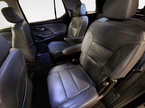 Used 2020 Chevrolet Traverse LT w/ LT Premium Package image 24