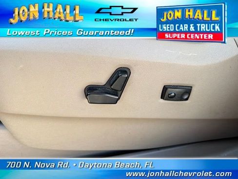 Used 2014 Chrysler Town & Country Touring image 20