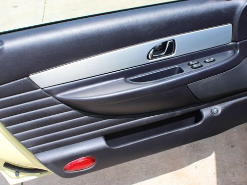 Used 2005 Ford Thunderbird RWD image 10